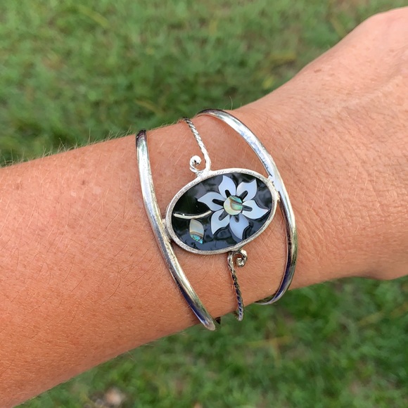 Vintage Alpaca Silver Shell Flower Cuff Bracelet - Picture 1 of 17
